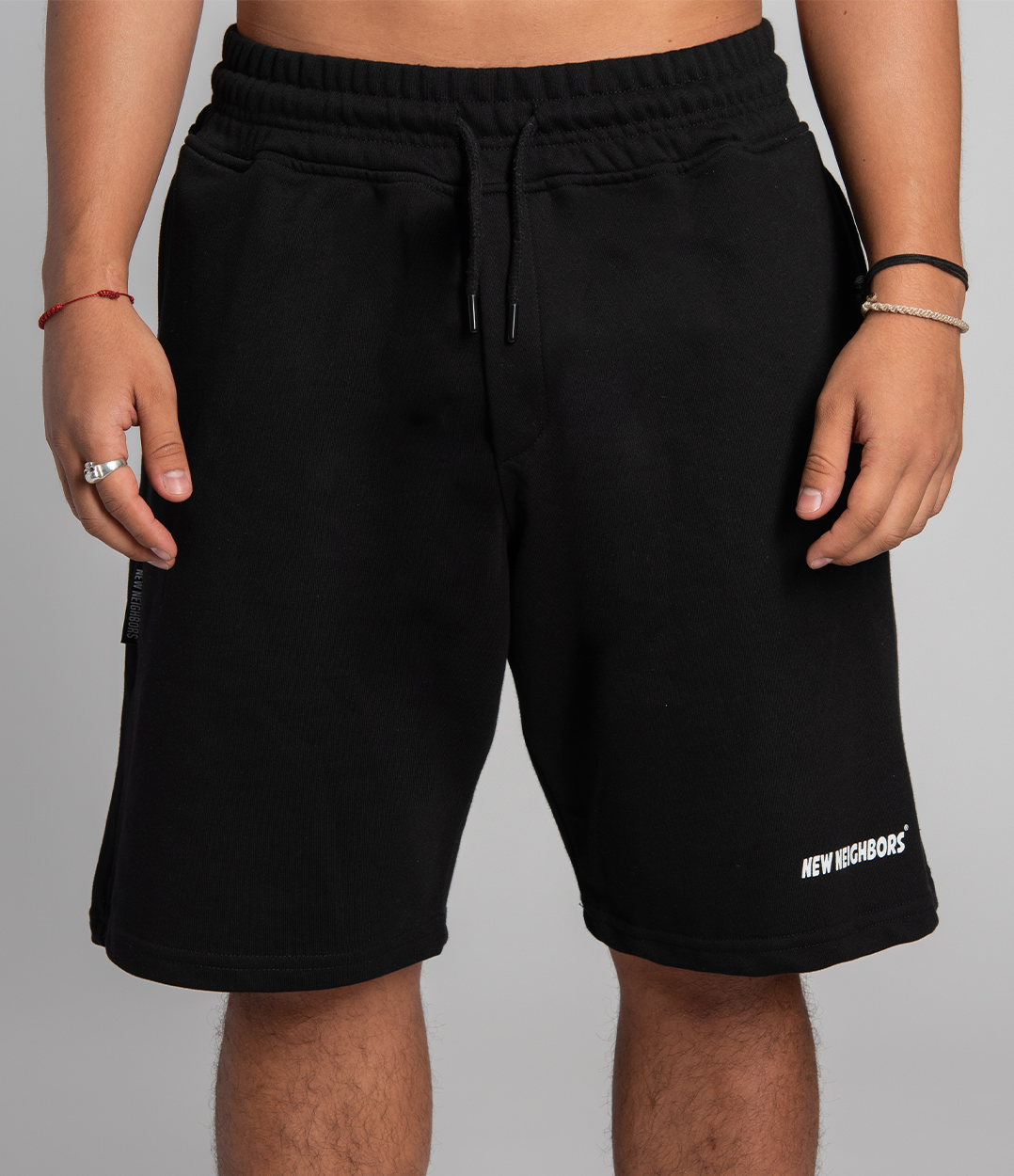 NEW NEIGHBORS BASIC SHORT BLACK